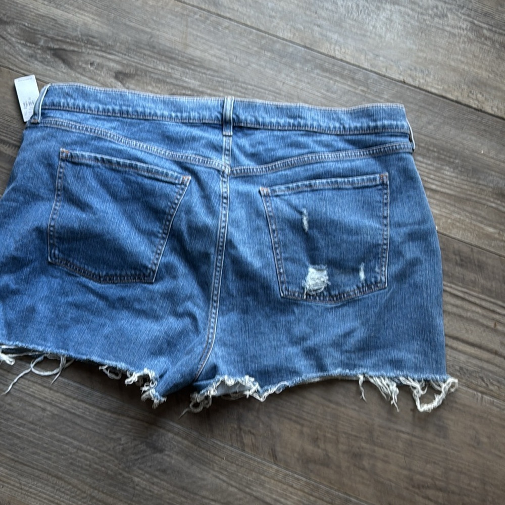 Old Navy midrise boyfriend Jean shorts, distressed 18 - Picture 3 of 3